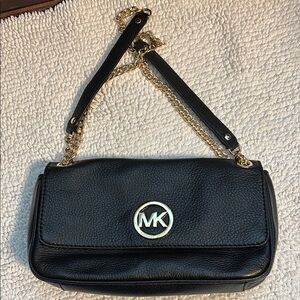 Michael Kors Black and Gold Shoulder Bag with Sleek Design